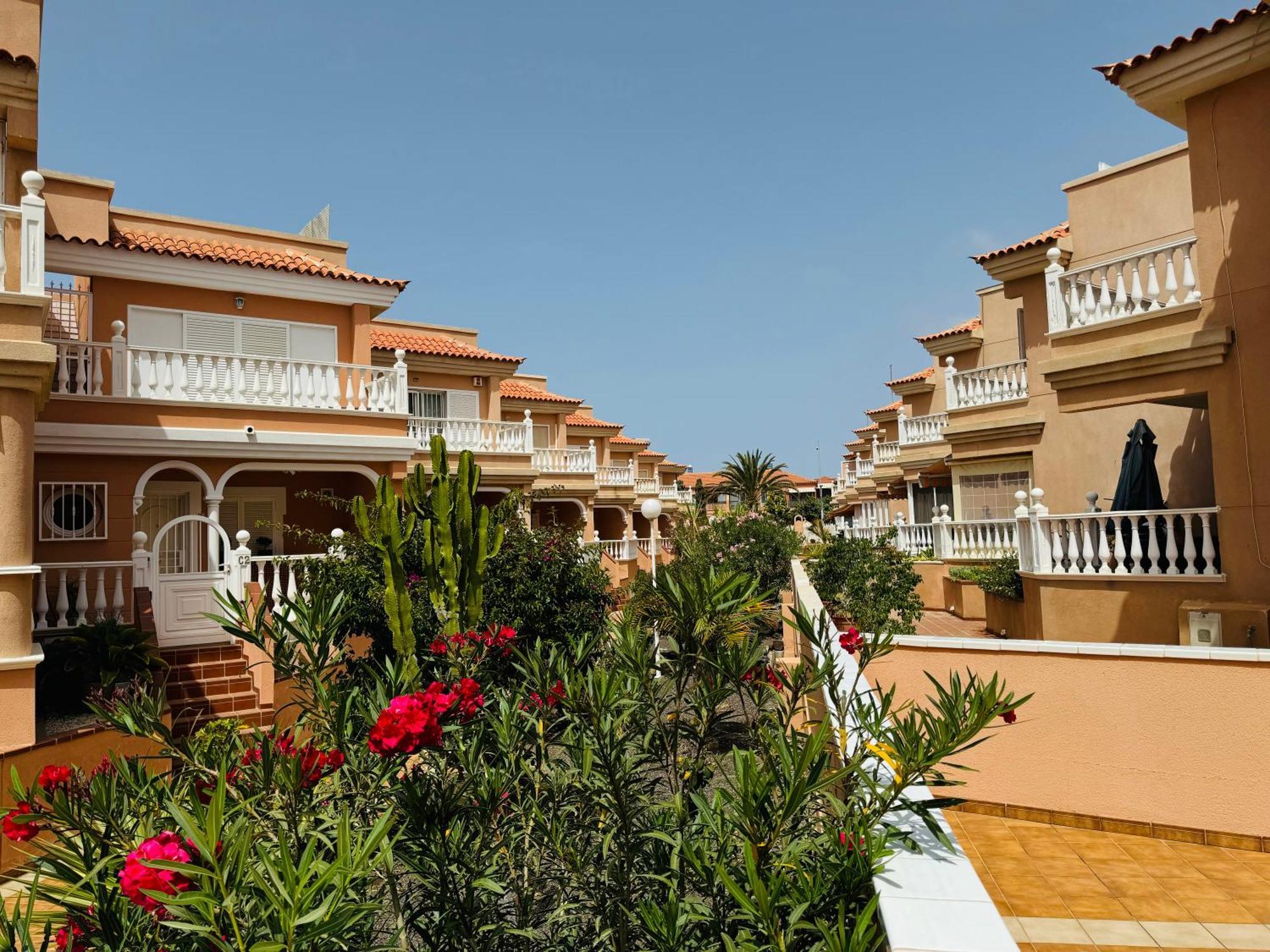 Hugo'S Holiday Apartment In Costa Del Silencio Arona  Kültér fotó